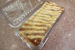 Packaged long custard alligators