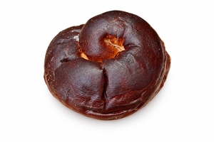 Round pretzel challa